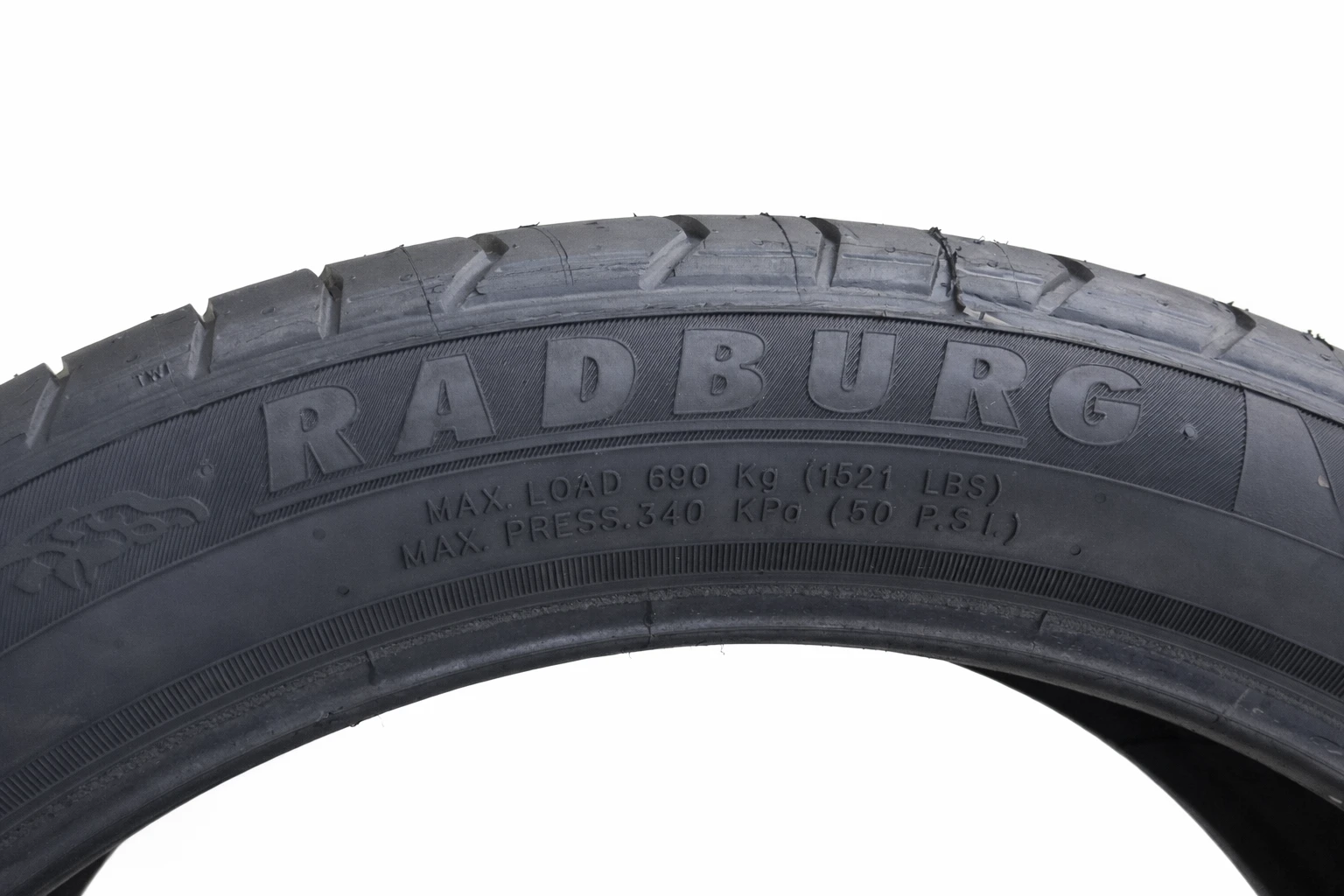 255/40R17 opona bieżnikowana RADBURG V71 94V